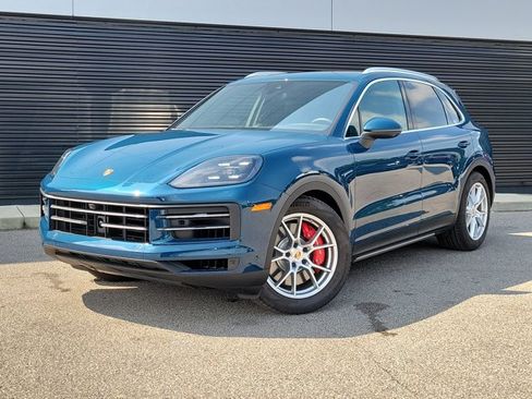 Certified 2025 Porsche Cayenne S AWD/4WD image 1