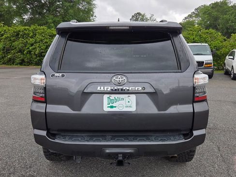Used 2021 Toyota 4Runner SR5 AWD/4WD image 10
