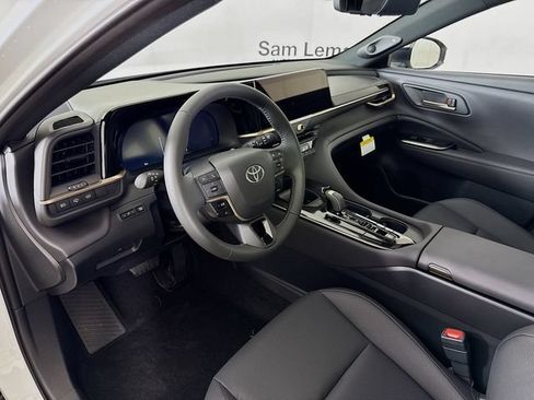 New 2026 Toyota Crown Signia AWD/4WD image 9