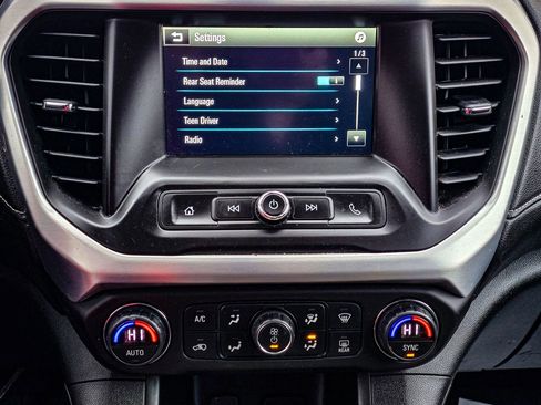 Used 2019 GMC Acadia SLE w/ LPO, Floor Liner Package image 17