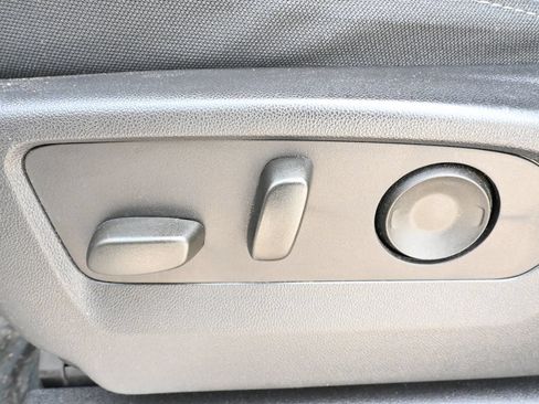 Used 2025 Chevrolet Silverado 1500 LT RWD image 9