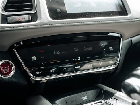 Used 2017 Honda HR-V EX image 31