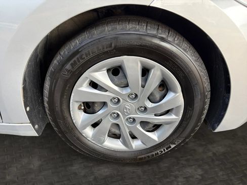 Used 2018 Hyundai Elantra SE FWD image 33