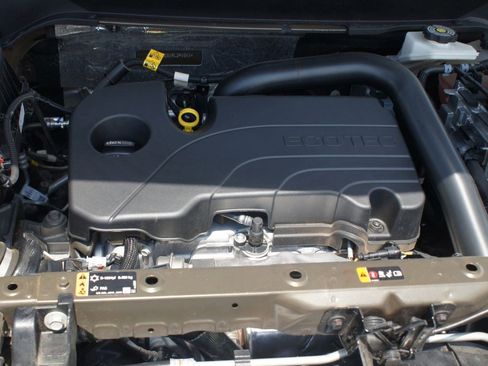 Used 2024 Chevrolet Equinox LT FWD image 27