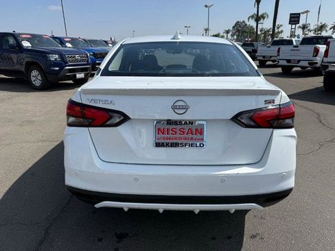 New 2025 Nissan Versa SR w/ Trunk Package image 5