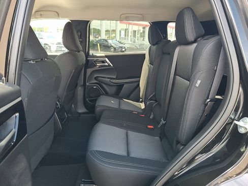 Used 2025 Mitsubishi Outlander ES AWD/4WD image 11