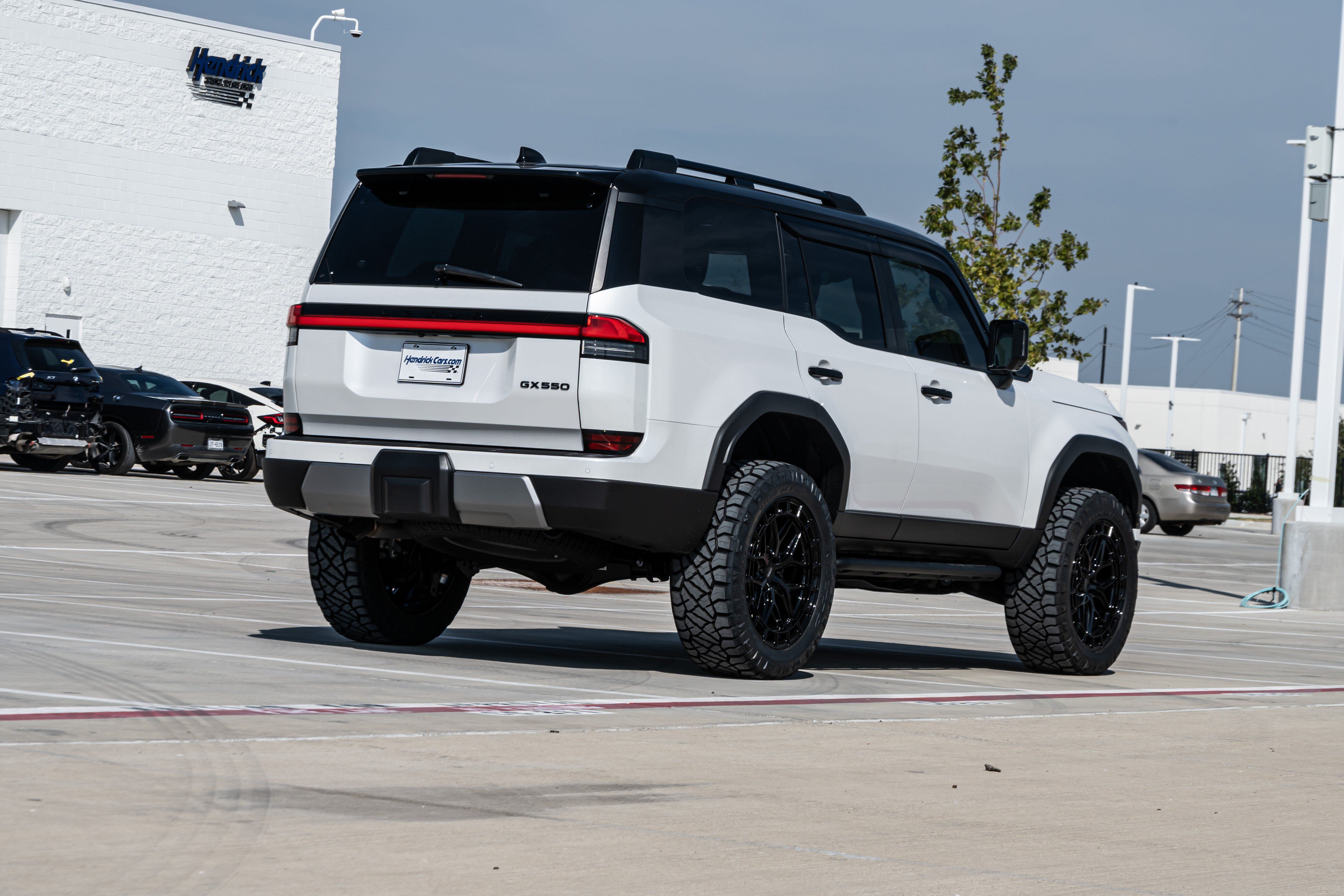 Used 2026 Lexus GX 550 AWD/4WD image 9