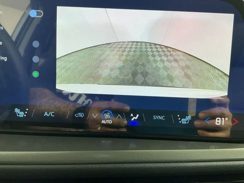 New 2026 Chevrolet Traverse LT w/ Driver Confidence Package image 23