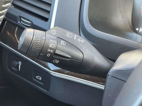 Used 2019 Volvo XC90 T6 Momentum w/ Advanced Package image 13