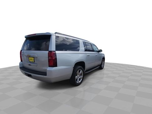 Used 2020 Chevrolet Suburban LT RWD image 23