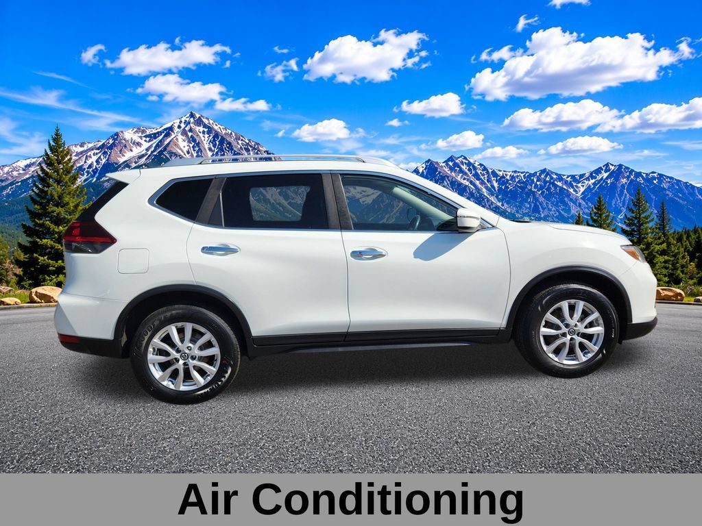 Used 2020 Nissan Rogue SV AWD/4WD image 2