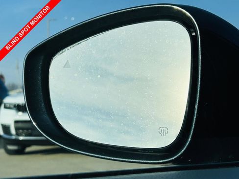 Used 2020 Chrysler Pacifica Touring w/ Cold Weather Group image 7