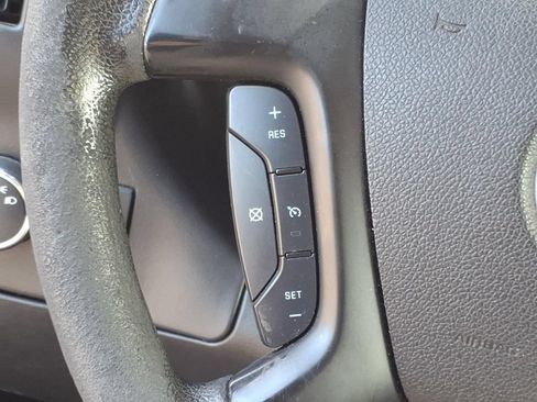 Used 2015 Chevrolet Express 2500 RWD image 27