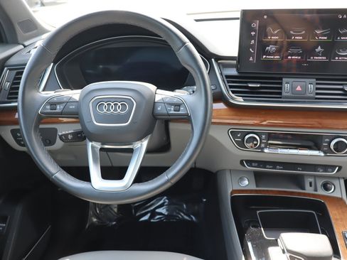 Used 2023 Audi Q5 2.0T Premium Plus w/ Premium Plus Package AWD/4WD image 16