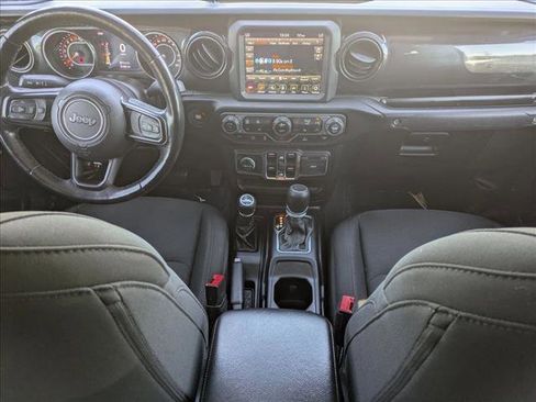 Used 2020 Jeep Gladiator Overland AWD/4WD image 17