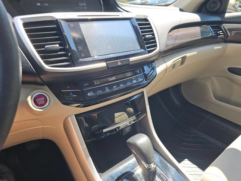 Used 2016 Honda Accord EX image 30
