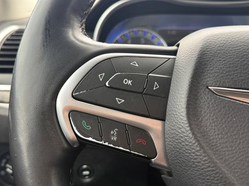 Used 2016 Chrysler 300 C RWD image 14