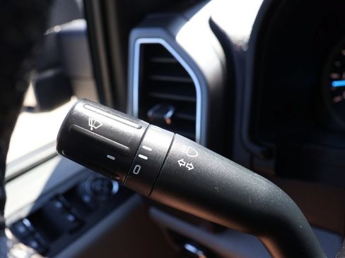 Used 2019 Ford F150 XLT w/ Equipment Group 302A Luxury AWD/4WD image 15