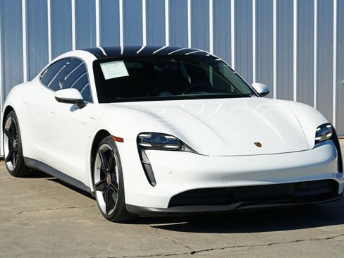 Used 2020 Porsche Taycan 4S image 56