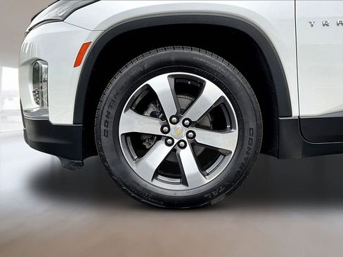 Used 2022 Chevrolet Traverse LT w/ LT Premium Package AWD/4WD image 32