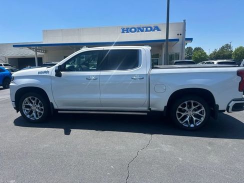 Used 2020 Chevrolet Silverado 1500 High Country w/ Technology Package AWD/4WD image 5