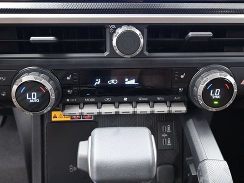 Certified 2025 Toyota 4Runner Limited AWD/4WD image 23
