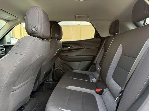 Used 2025 Chevrolet TrailBlazer LT FWD image 25