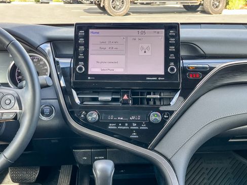 Used 2024 Toyota Camry XLE image 10