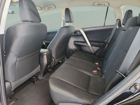 Used 2017 Toyota RAV4 LE image 17