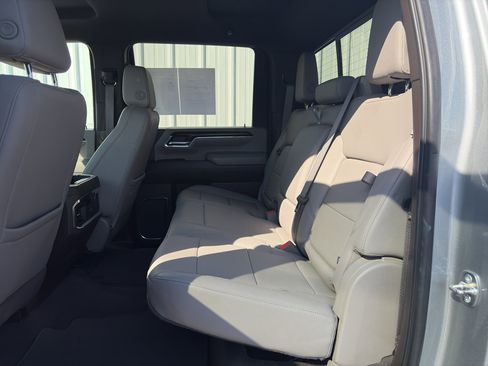 Used 2024 GMC Sierra 3500 SLT w/ SLT Premium Package image 31