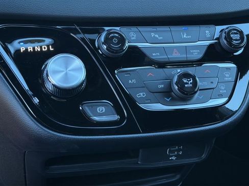 New 2026 Chrysler Voyager LX image 24