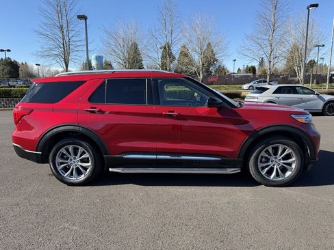 Used 2022 Ford Explorer Limited image 9