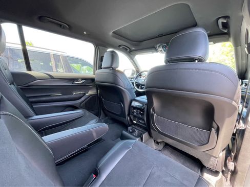 New 2025 Jeep Grand Cherokee L Altitude image 15
