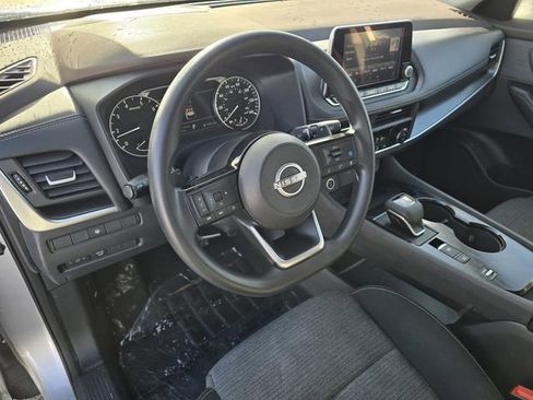 Used 2023 Nissan Rogue SV image 12
