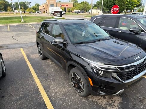 Used 2024 Kia Seltos EX AWD/4WD image 1