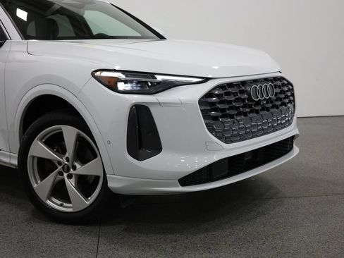 Certified 2025 Audi Q5 Premium w/ Premium Plus AWD/4WD image 3