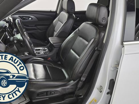 Used 2021 Chevrolet Traverse Premier image 26