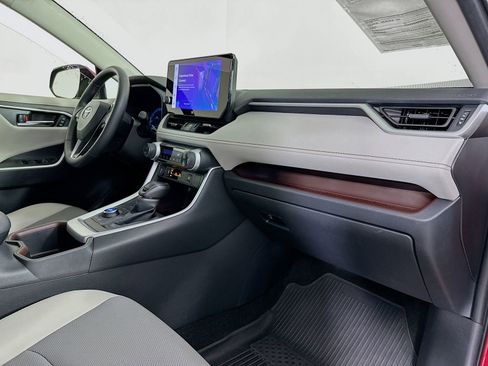 Used 2025 Toyota RAV4 Limited w/ Advanced Technology Package image 31