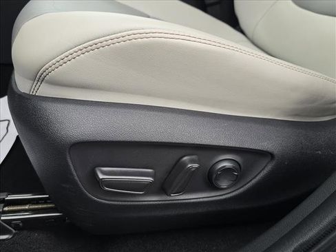 Used 2024 Toyota RAV4 XLE Premium image 18