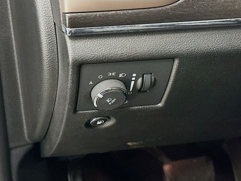 Used 2016 Jeep Grand Cherokee Limited image 17