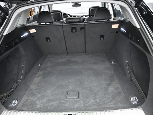 Used 2019 Audi e-tron Prestige w/ Prestige Package image 32