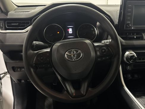Used 2021 Toyota RAV4 LE AWD/4WD image 4