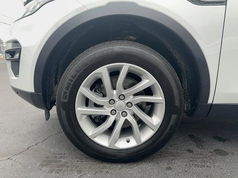 Used 2018 Land Rover Discovery Sport HSE image 9