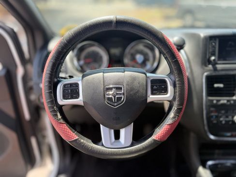 Used 2019 Dodge Grand Caravan GT FWD image 33