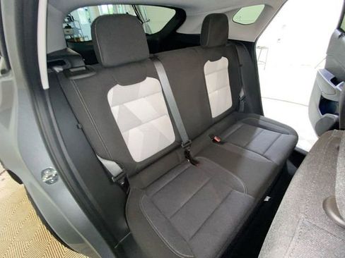 Used 2024 Chevrolet Trax LS w/ LS Convenience Package FWD image 10