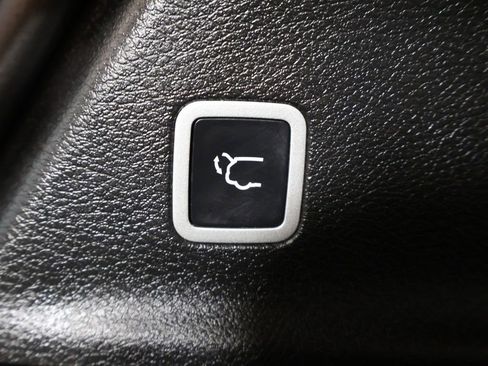 Used 2025 Chrysler Pacifica Select FWD image 21
