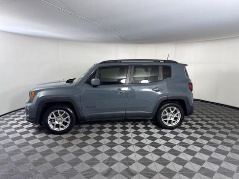 Used 2019 Jeep Renegade Latitude w/ Safety and Security Group FWD image 2
