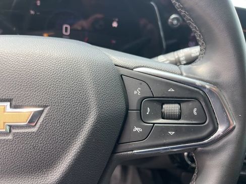 Used 2025 Chevrolet Trax LT w/ LT Convenience Package FWD image 19