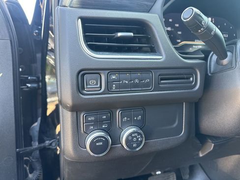 Used 2022 GMC Yukon XL SLT AWD/4WD image 17