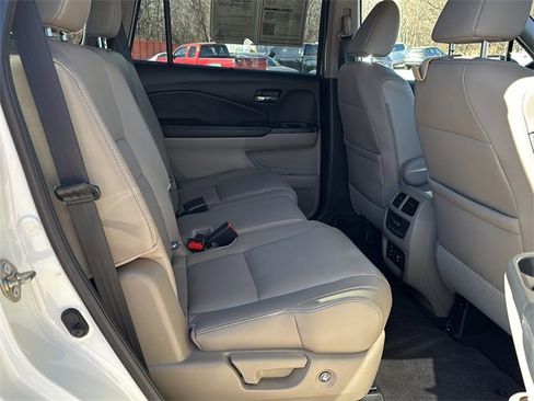 Used 2017 Honda Pilot Touring image 12